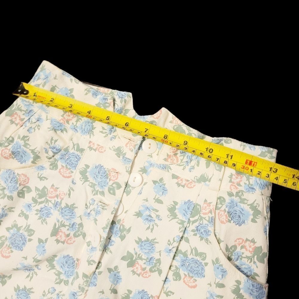 2/$20 Vintage Y2K Floral Pattern Shorts Pants Jeans Size: Small - Picture 7 of 8